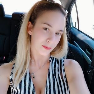 Meet your Posher, Stefanie